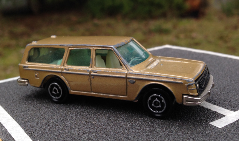 Illustration for article titled Wagon Wednesday: Majorette Volvo 245 DL Estate (Brown Wagon!!)